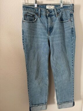 Abercrombie & Fitch Light Blue High-Rise Straight Jeans 27 Short
